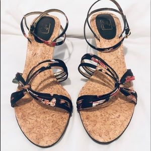 ❤️ Nina Floral Print Strappy Sandal